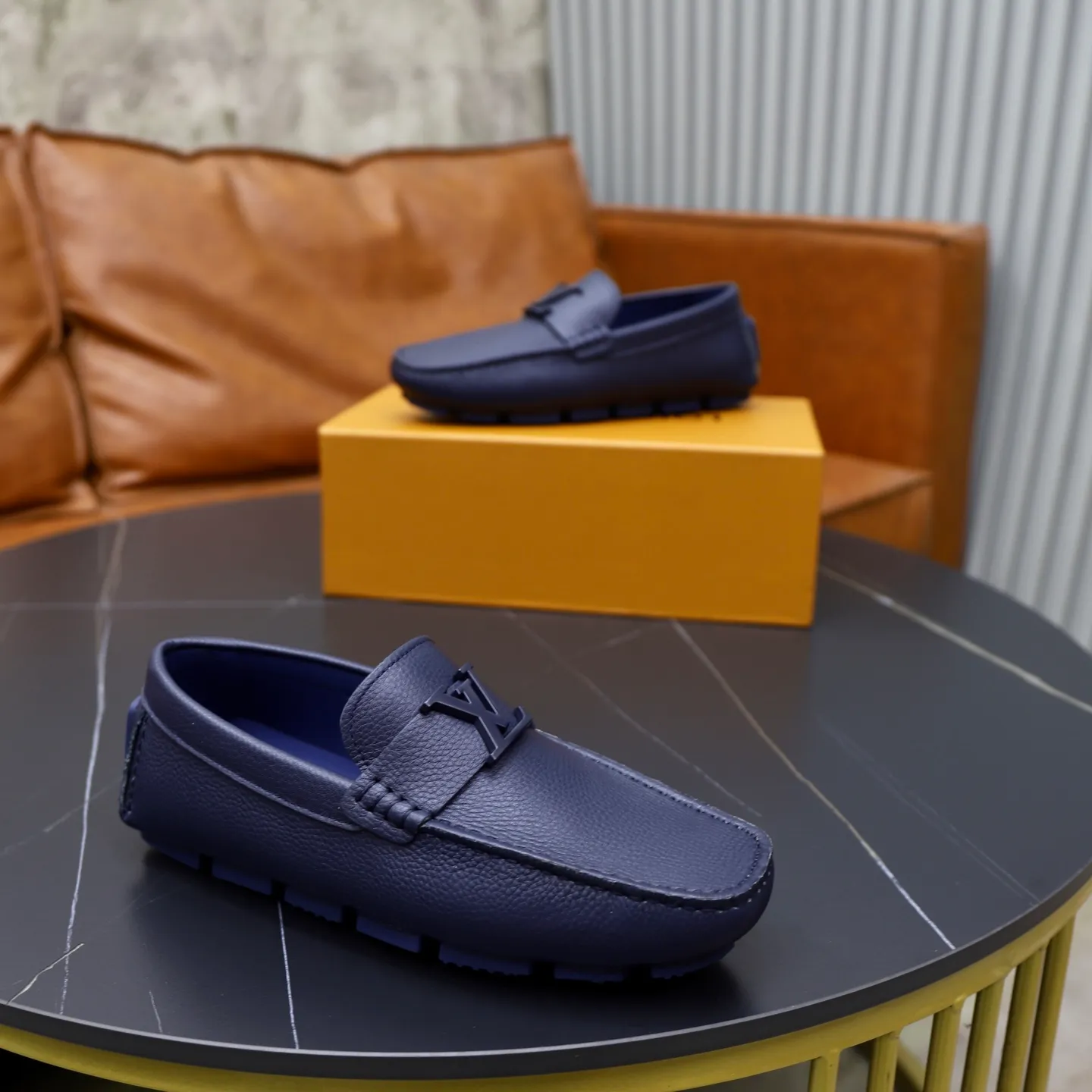 Ex-factory price: 480💰【LV】Louis Vuitton ⚠️High-end men’s driving and pedal series ⚠️38-44 (customized for 45) ⚠️All original cowhide leather! Thick and soft! Made entirely of calfskin lining! Rubber sheet anti-slip beanie sole! Three-dimensional package technology! Fashionable and classic! Handicrafts! Original high quality! Feel free to compare!